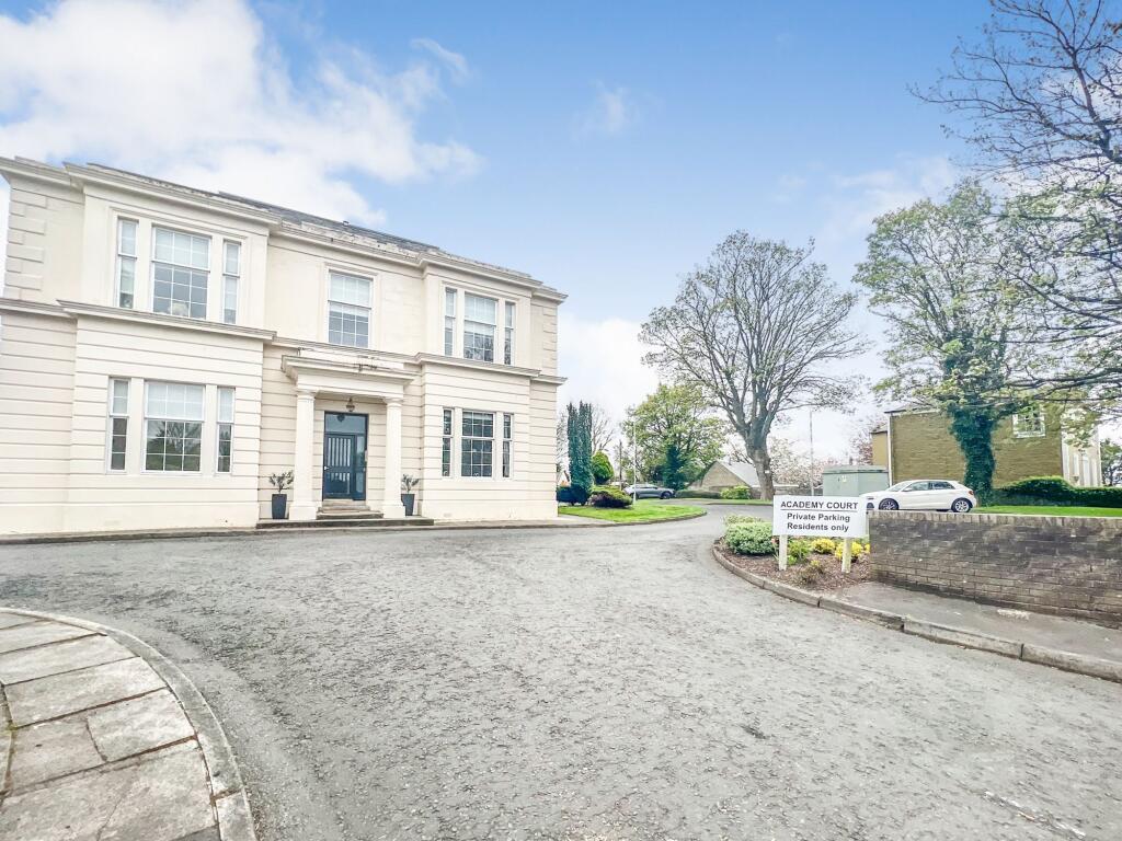 Main image of property: 27 Academy Court, Irvine, KA12 8RB