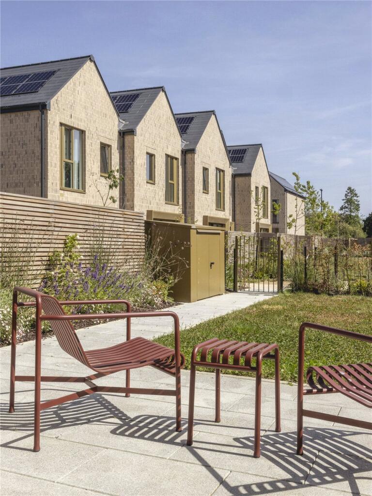 House in Cambridge - More