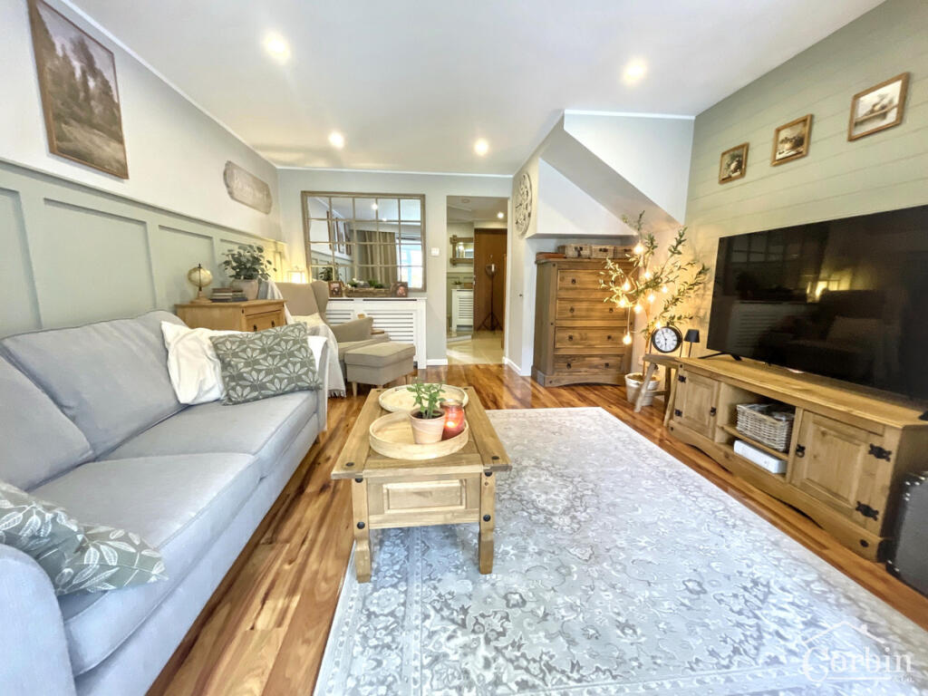 Goldenleas Drive, Bournemouth, BH11 8 - More