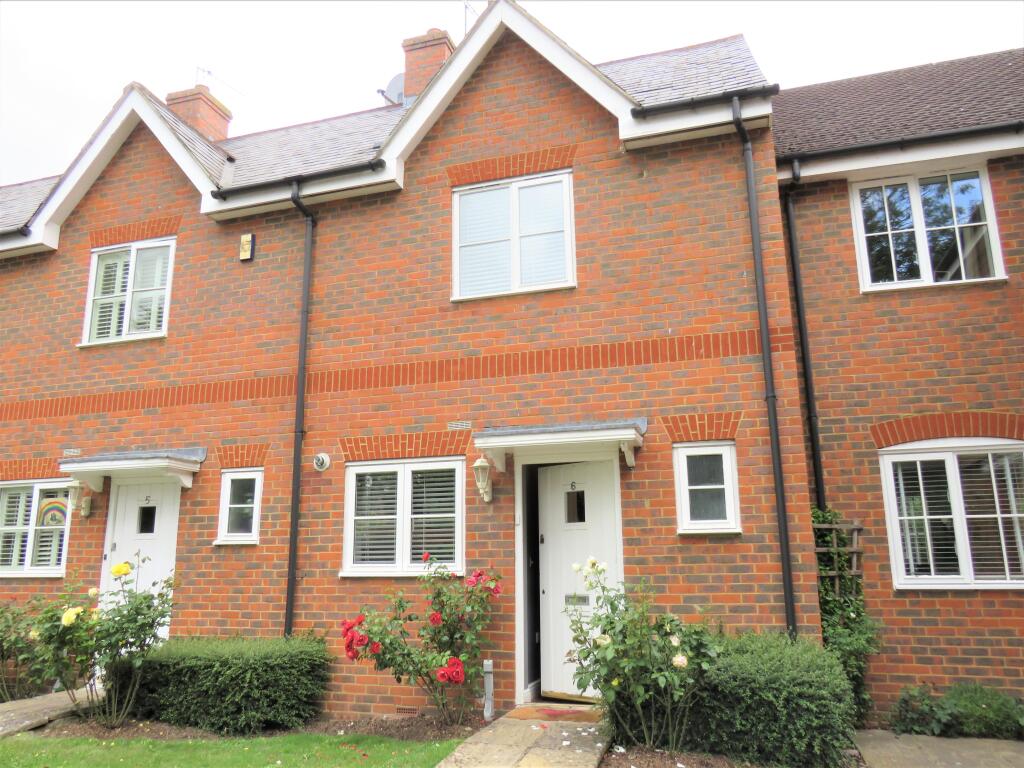 Main image of property: London Road, Aston Clinton, AYLESBURY