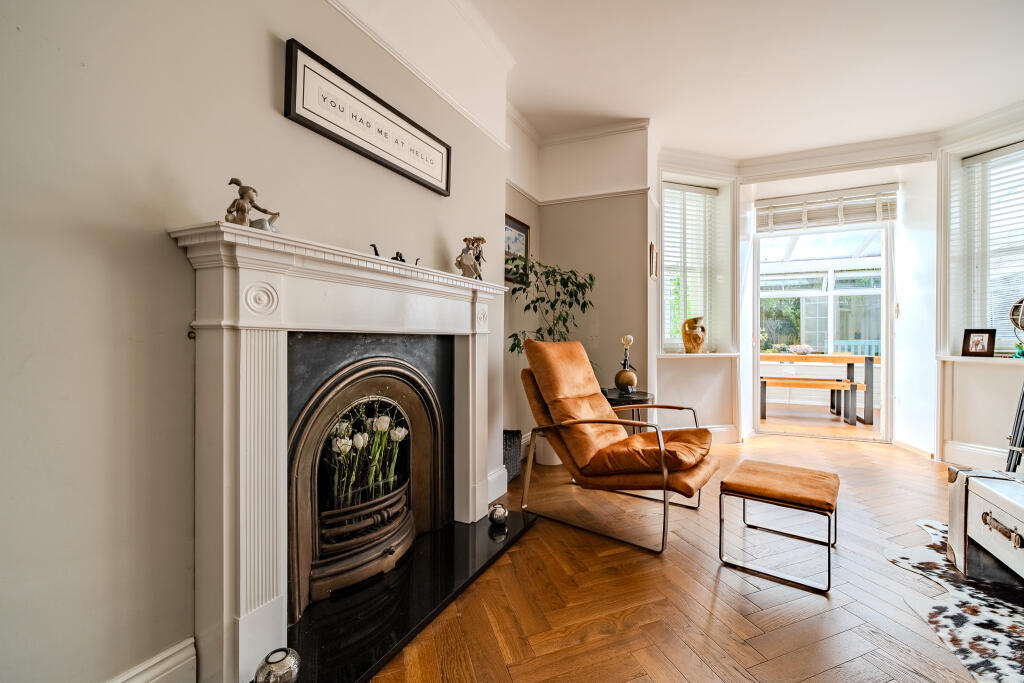Apartment in Brighton - More