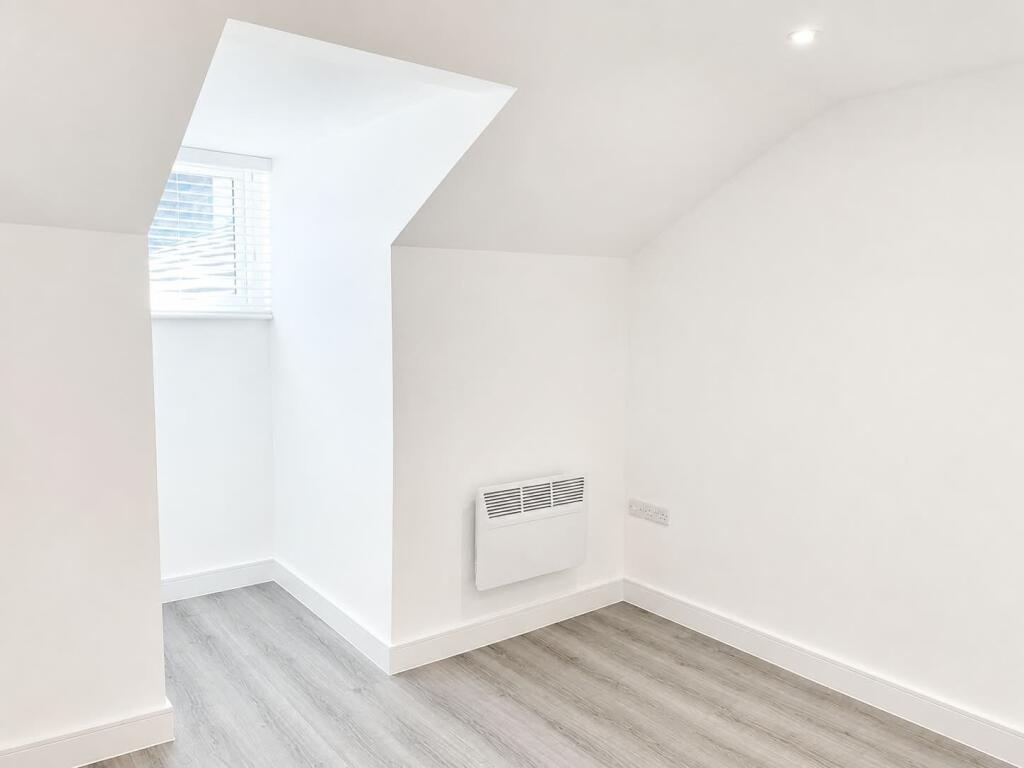 Apartment in Southampton - View 5