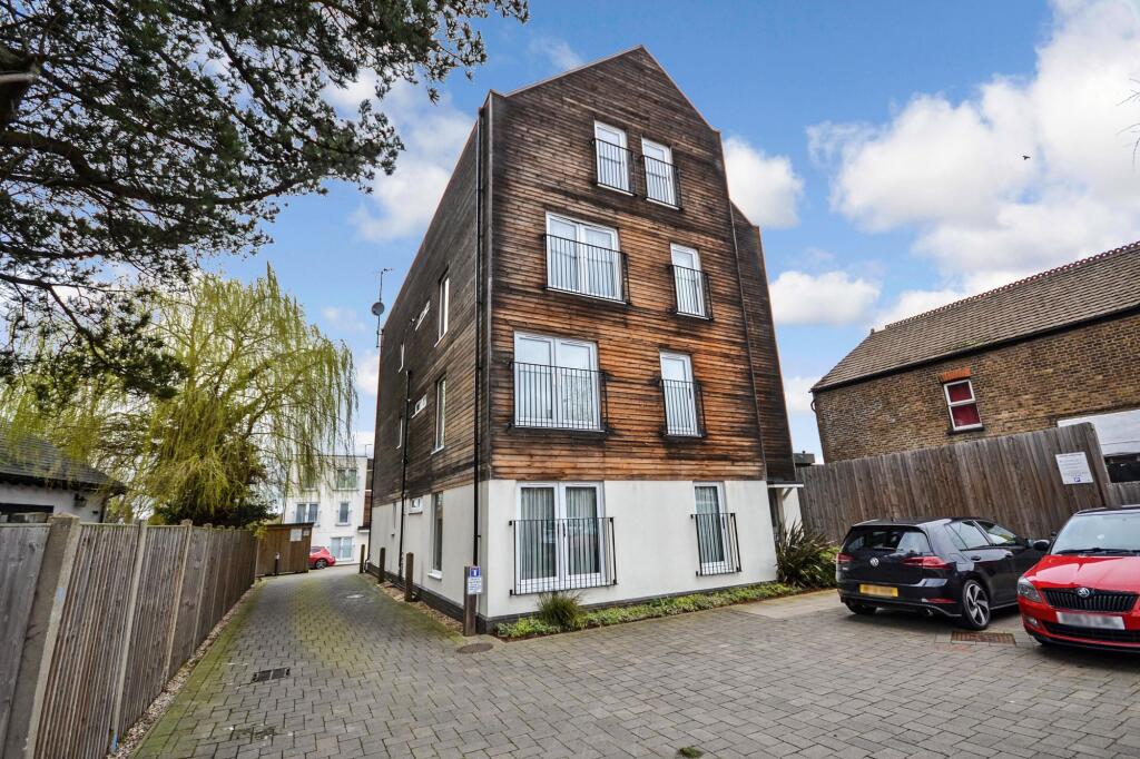 Main image of property: King Street, Stanford-Le-Hope, SS17