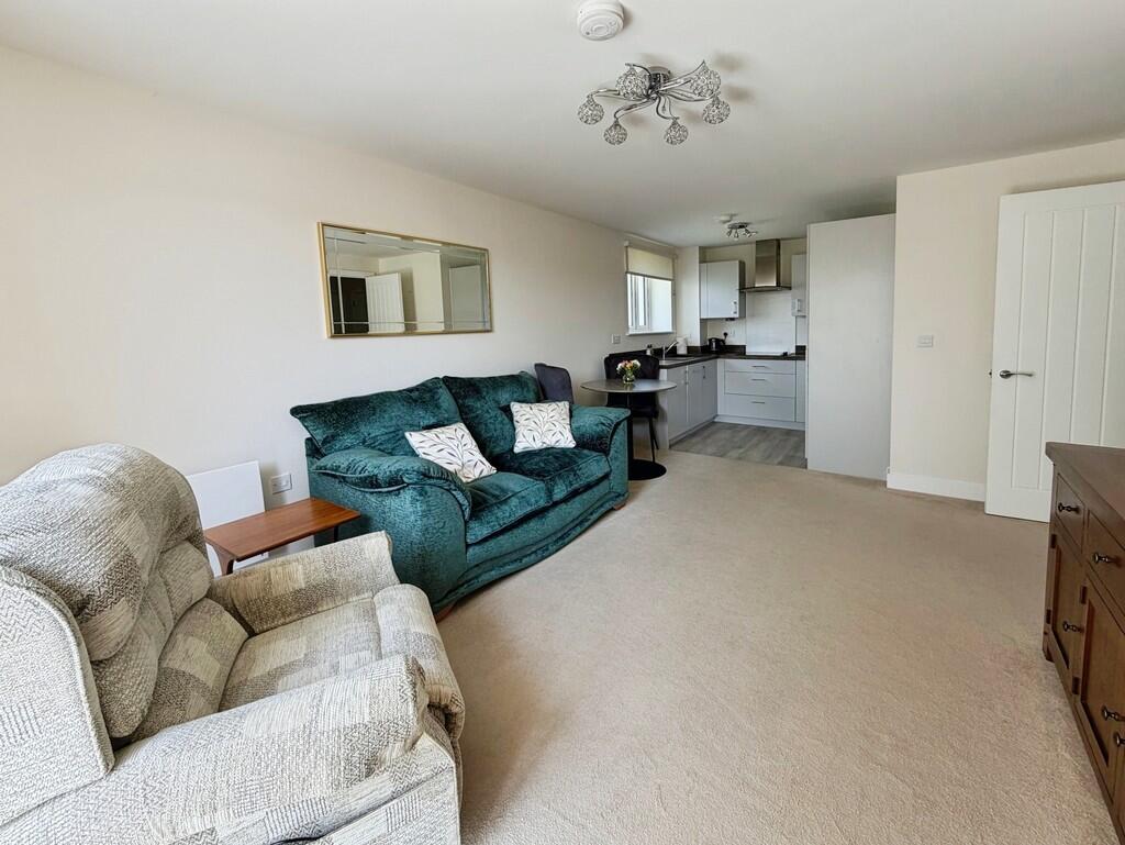 Apartment in Warminster, Wiltshire - View 2