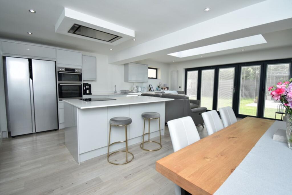 Apple Tree Close, Fenstanton, PE28 photo 3