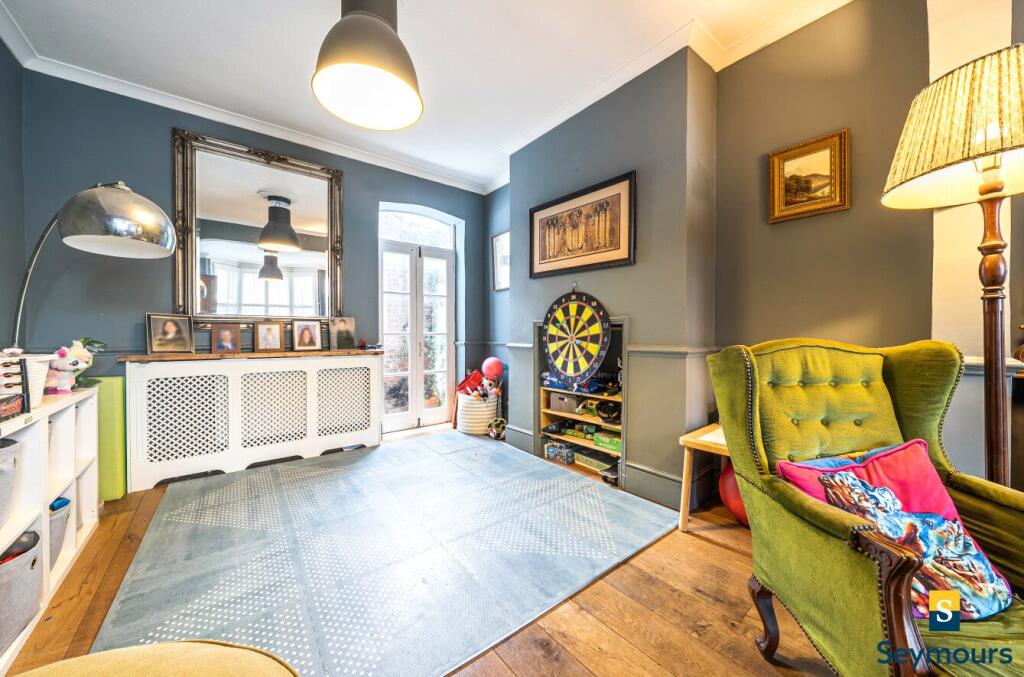 House in Guildford, Surrey - View 3