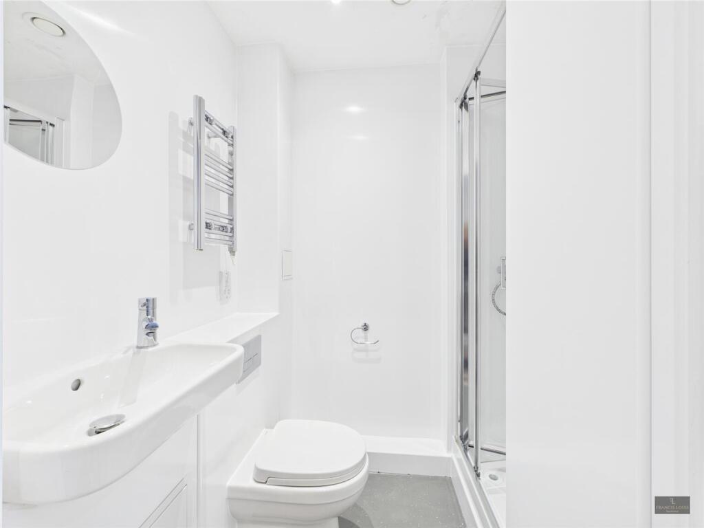 Apartment in Exeter, Devon - View 3