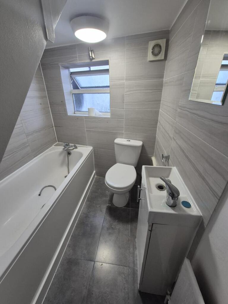 Apartment in London - View 3
