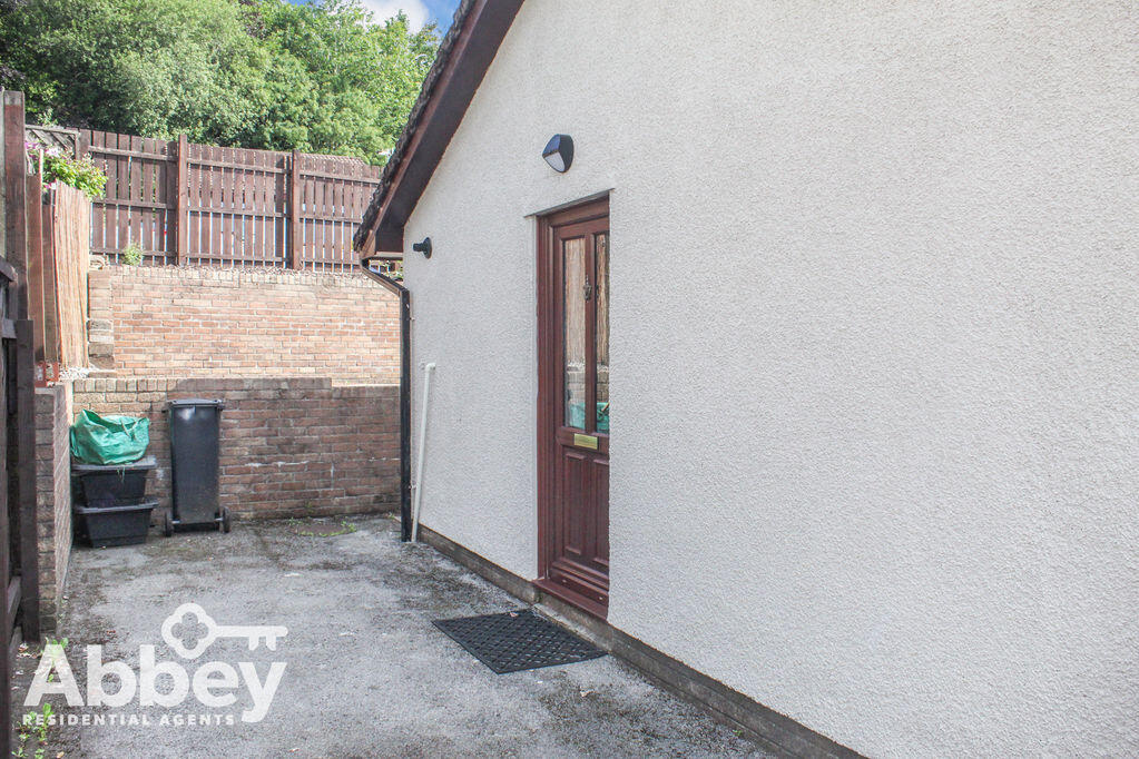 House in Swansea, Coedffranc - View 4