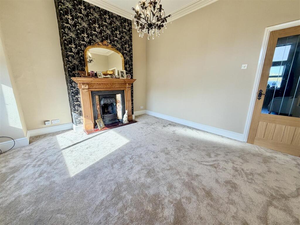 House in Leeds, Kippax - View 5