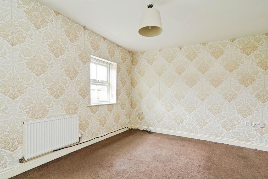 House in Bradford, Bingley - More