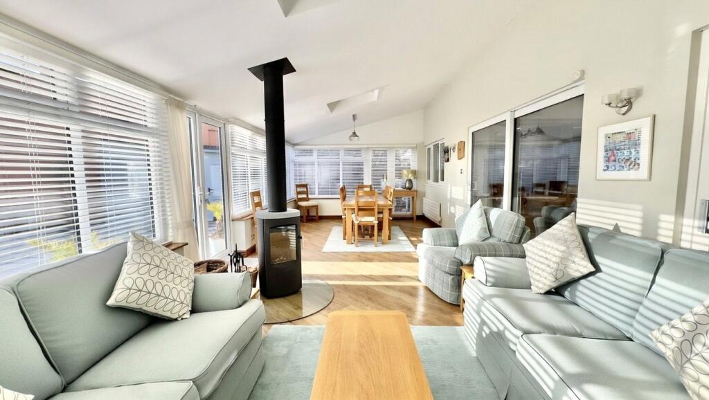 Macdona Drive, West Kirby, Wirral, Merseyside, CH48 photo 2