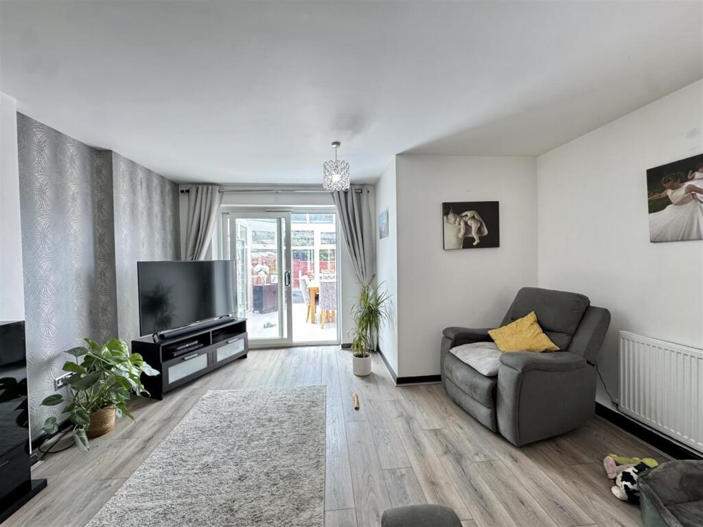 House in Dudley, West Midlands - View 2