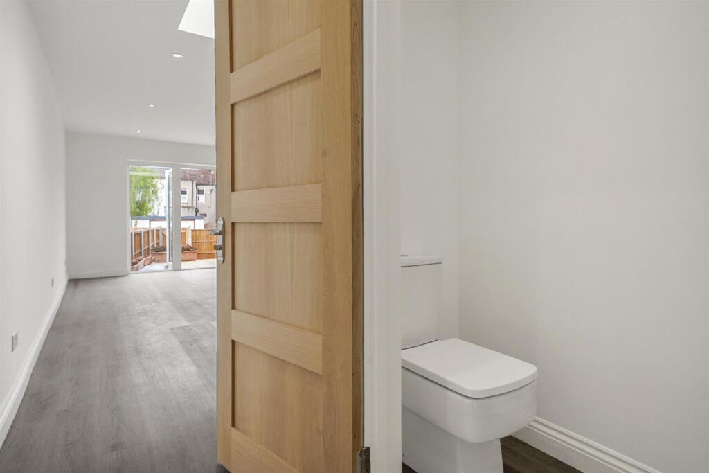 House in London - View 4