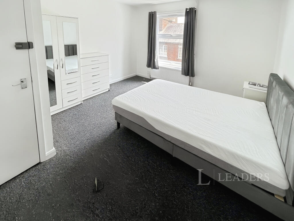 Main image of property: Wellington Street, Luton, Bedfordshire, LU1