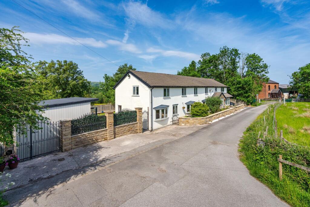 House in Bolton, Greater Manchester - View 4