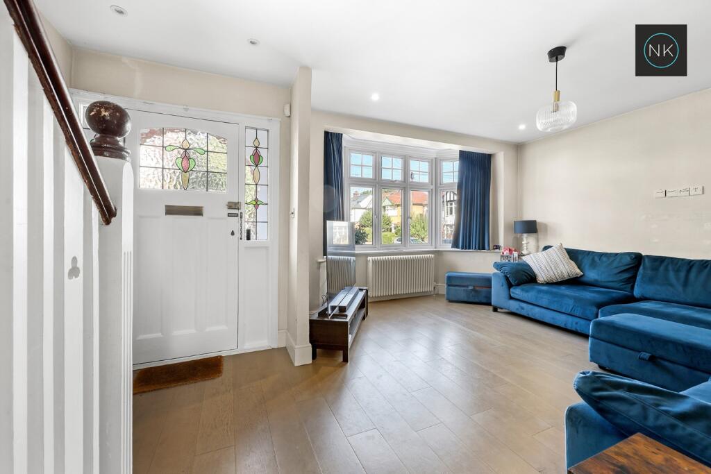 House in Woodford Green, Woodford - More