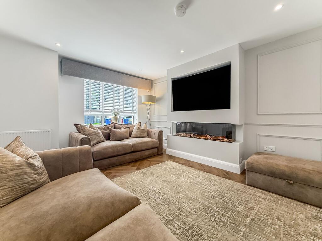 House in Motherwell - More