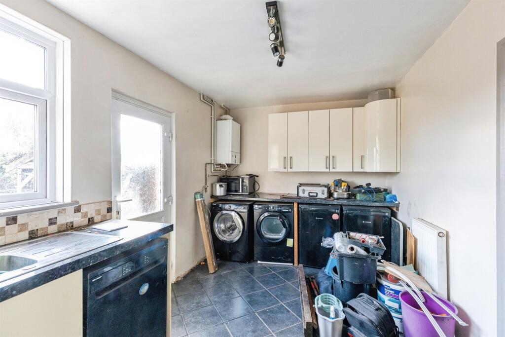 House in Northampton, Wellingborough - View 5