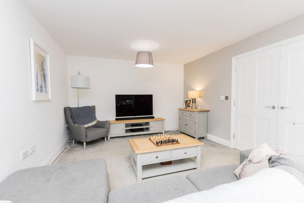 House in Tonbridge - More