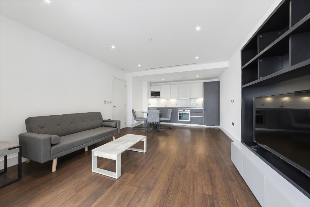 Main image of property: Maine Tower, Harbour Way, London, E14
