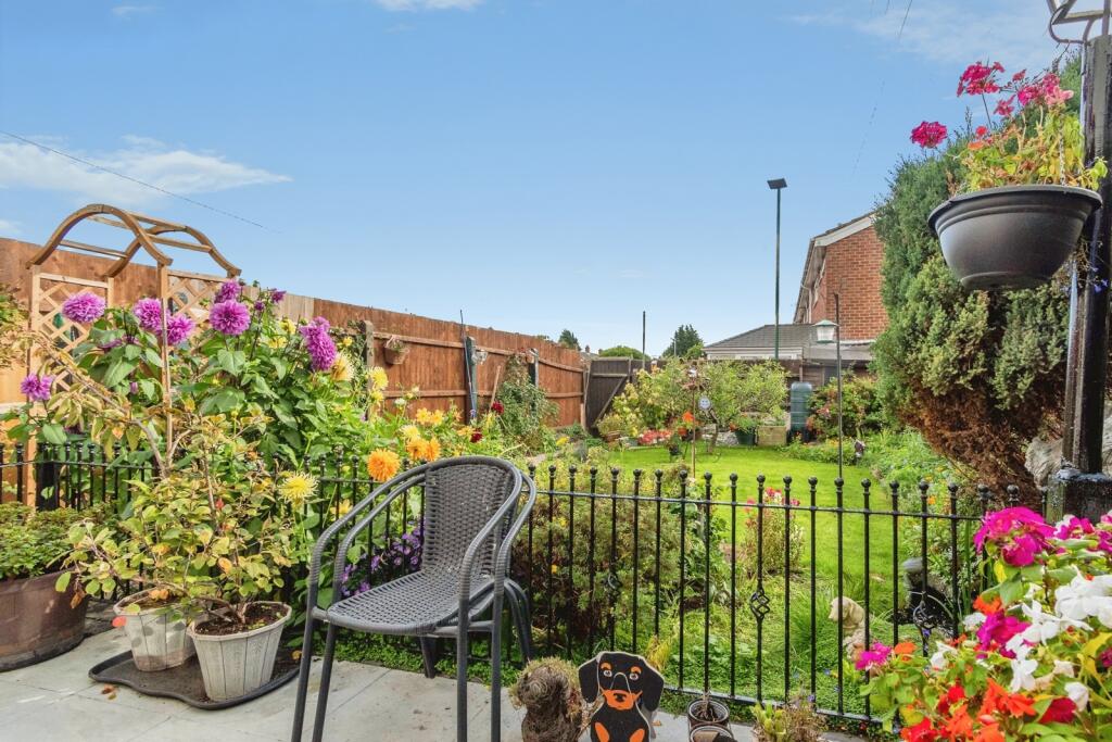 House in Walsall, West Midlands - View 4