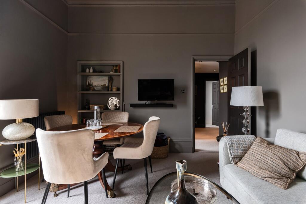 Apartment in Bath, Walcot - View 4
