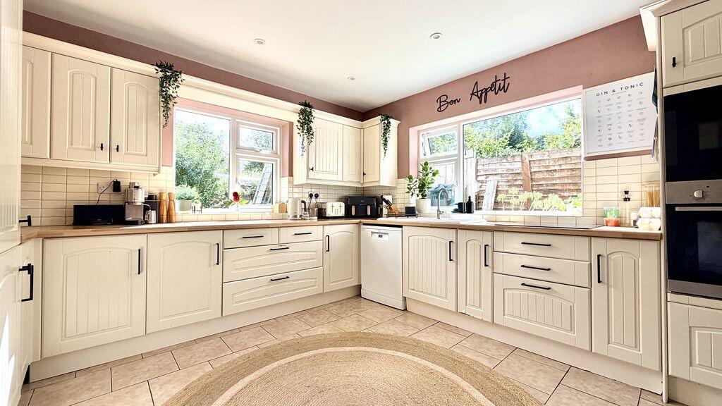 House in Chard, Wadeford - View 5