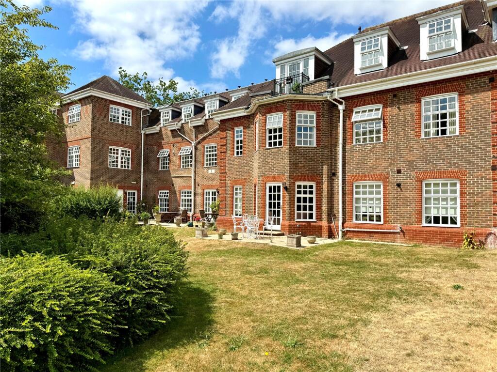 Main image of property: Ravens Court, Castle Village, Berkhamsted, Hertfordshire, HP4