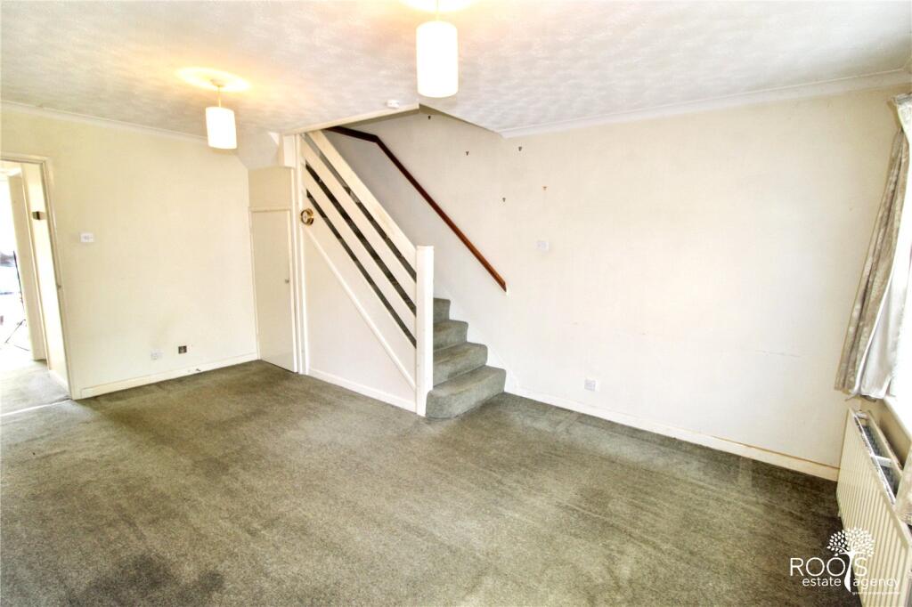 Fyfield Road, Thatcham, Berkshire, RG19 photo 4