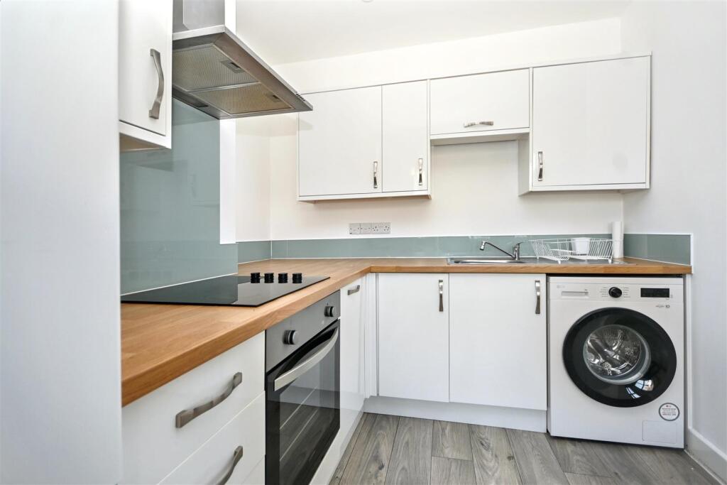 Apartment in Eastbourne, Little Chelsea, Roselands - More
