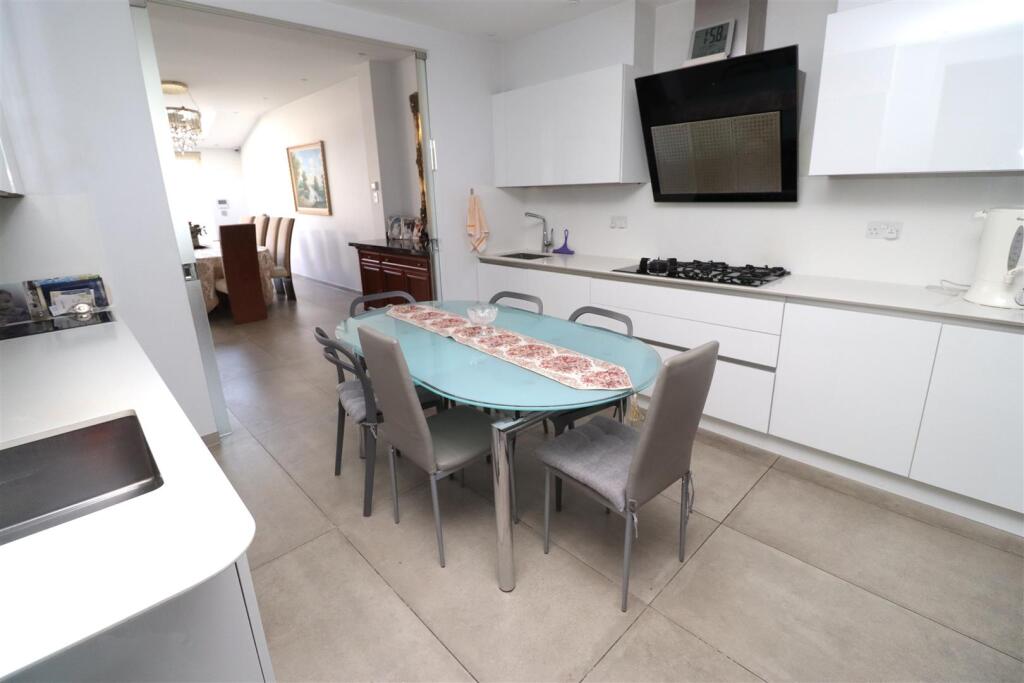 House in London, Golders Green - View 5