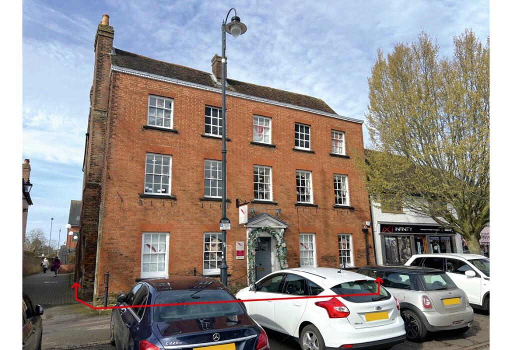 Main image of property: 106 High Street, Stevenage, Hertfordshire, SG1 3DW