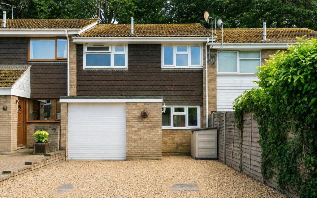 Main image of property: Jerrymoor Hill Finchampstead, Berkshire, RG40 4UG