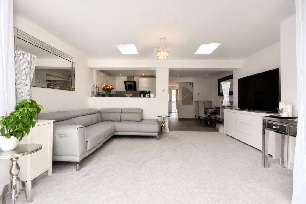 House in Southend-on-Sea - View 4