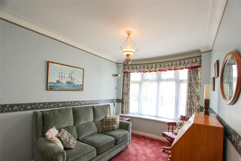 The Fairway, Leigh-on-Sea, Essex, SS9 photo 3