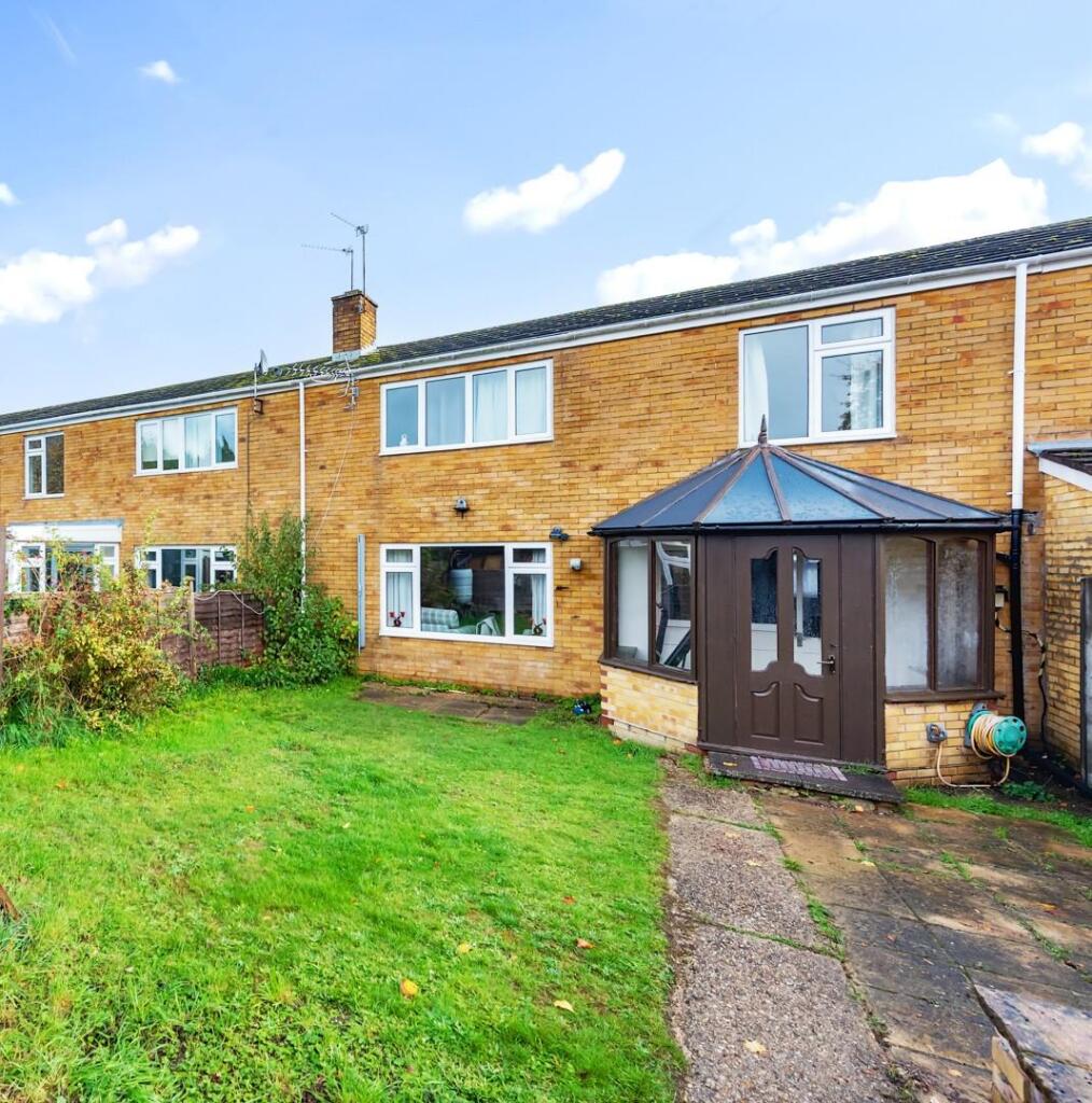3-bed house on Laburnum Way, Basingstoke, £285,000