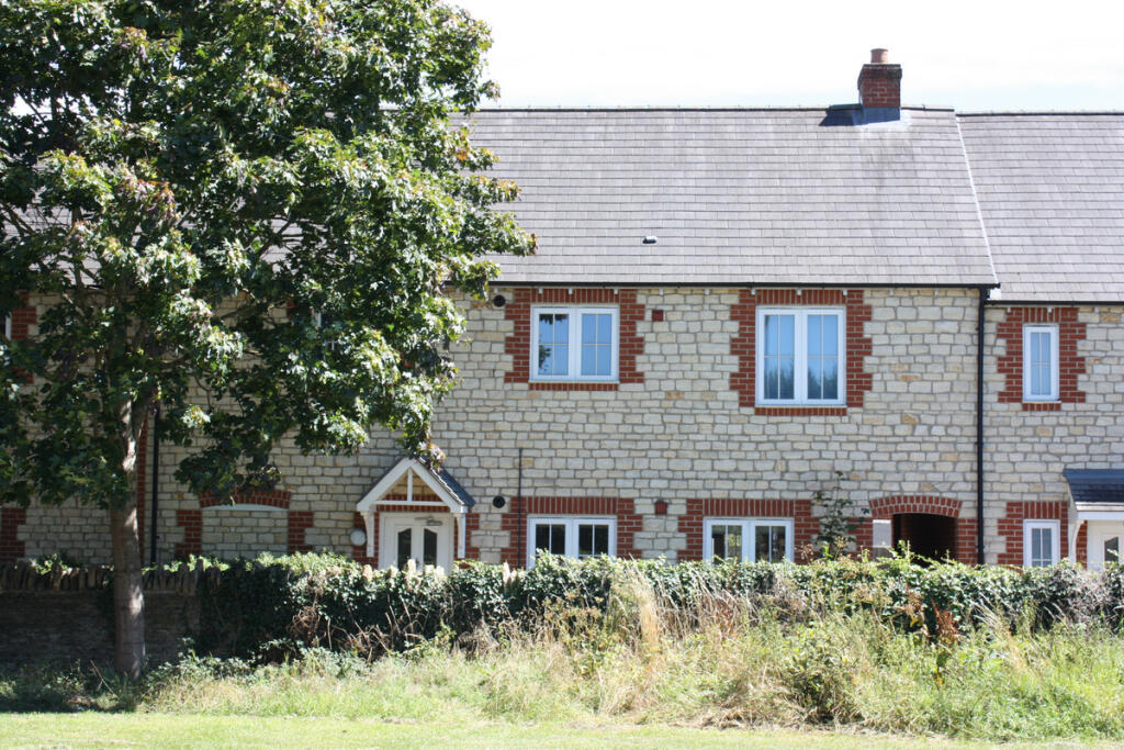 2-bed flat on Bramley Close, Kidlington, OX5, £61,250