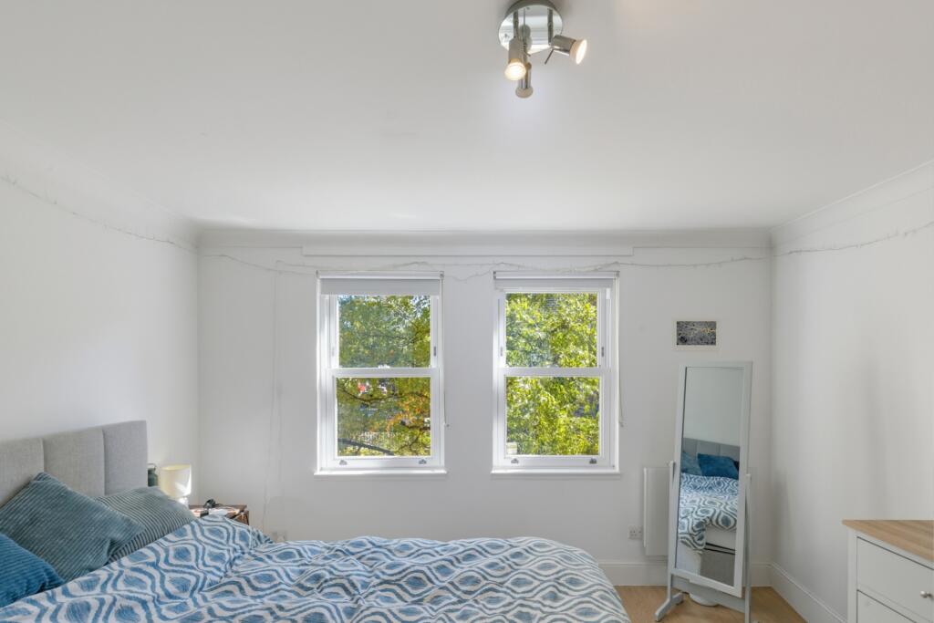 Apartment in London - View 5