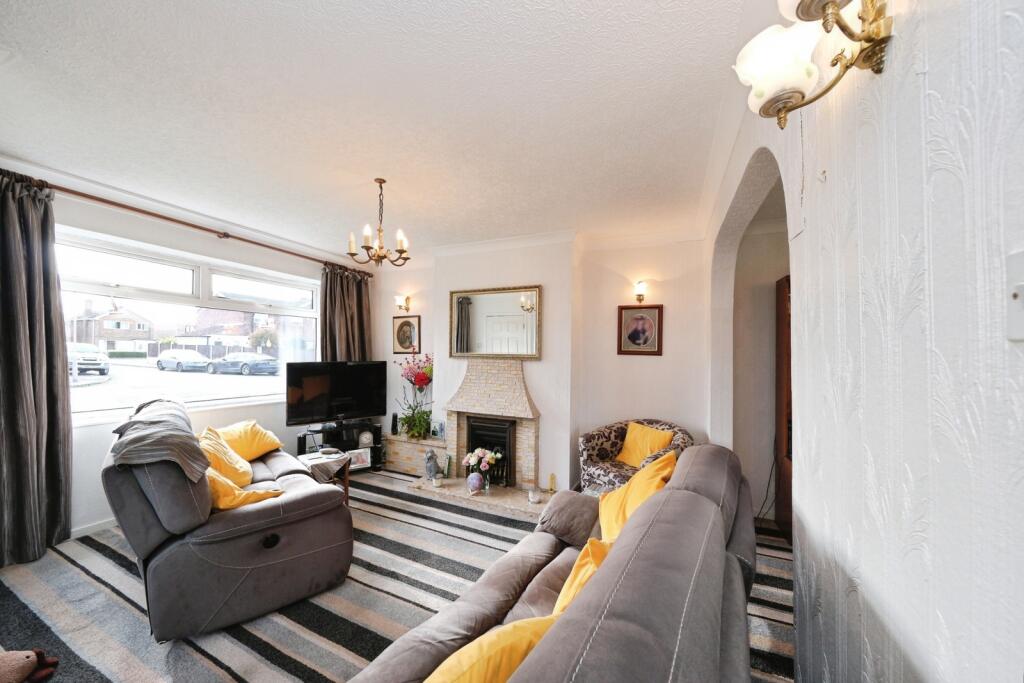 House in Mansfield, Nottinghamshire - View 3