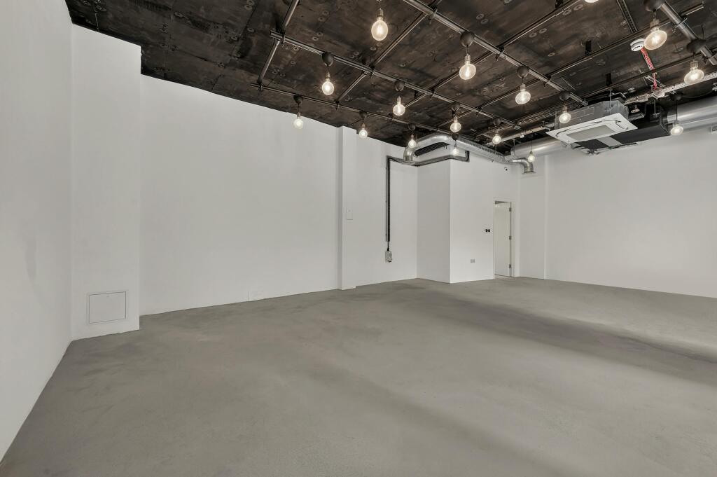 hall 12.jpg