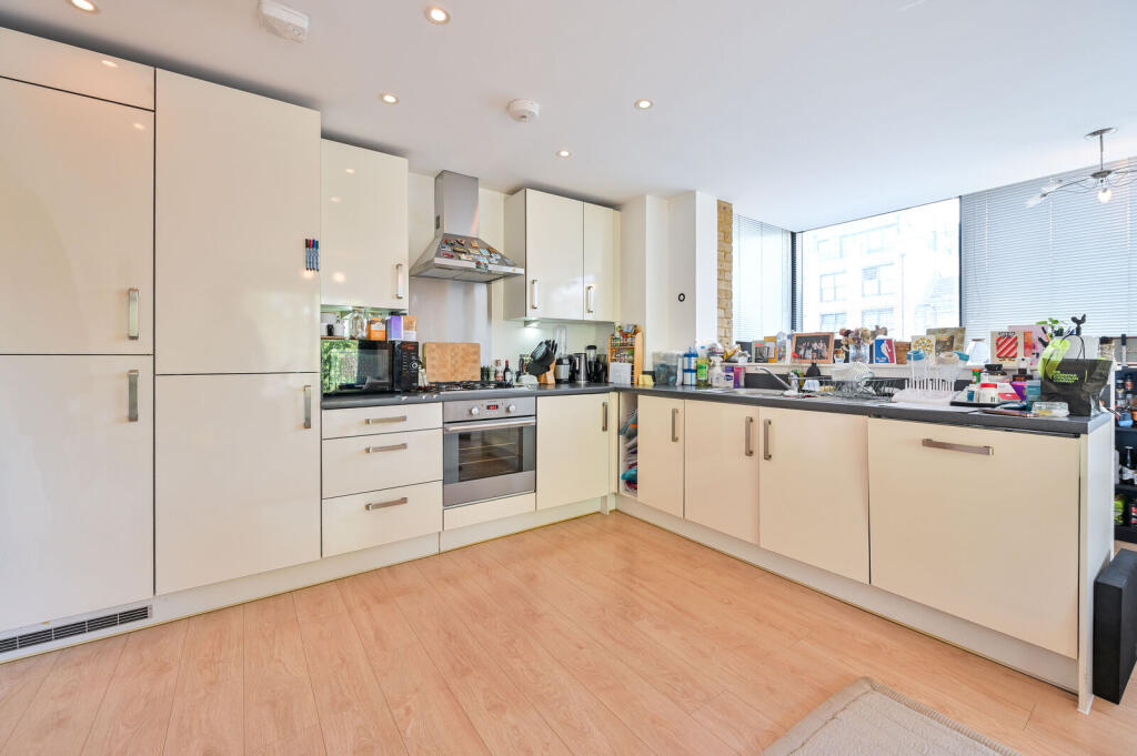 Apartment in London - View 5