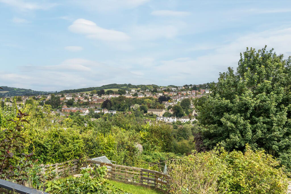 Hillview Cottage, Rodborough Lane, Stroud, GL5 photo 2