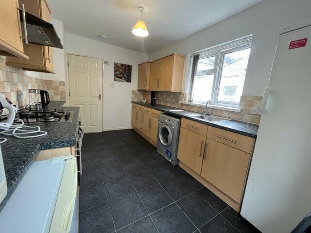 Apartment in Plymouth - View 3