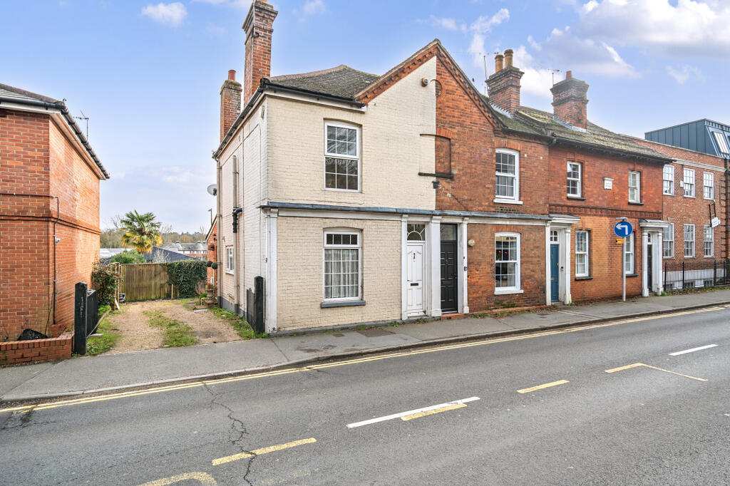 Main image of property: East Street, Farnham, GU9