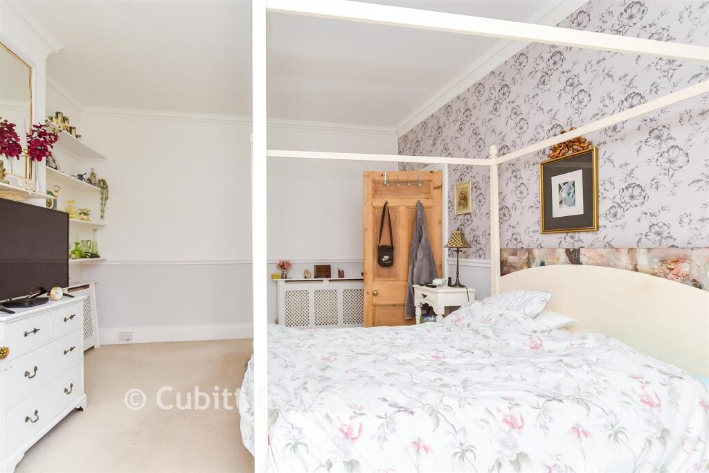 Apartment in Brighton - More