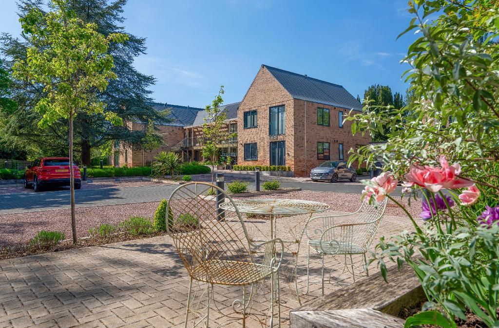 Main image of property: 39 Pickersleigh Road, Malvern, Worcestershire, WR14 2RW