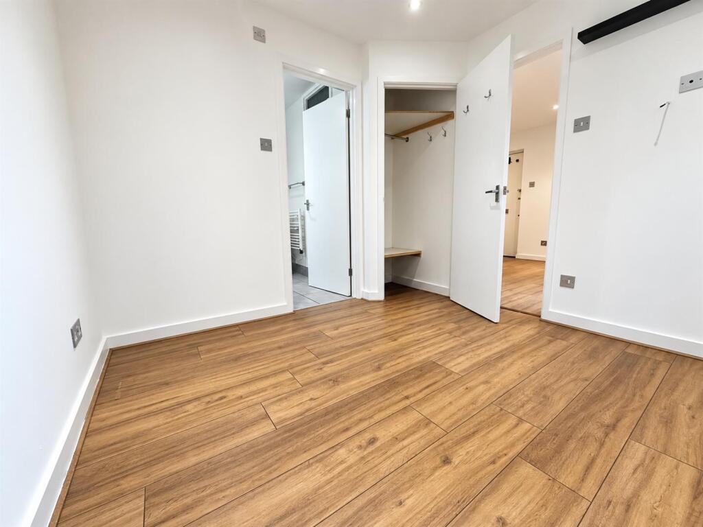 Apartment in Slough, Chalvey - View 4