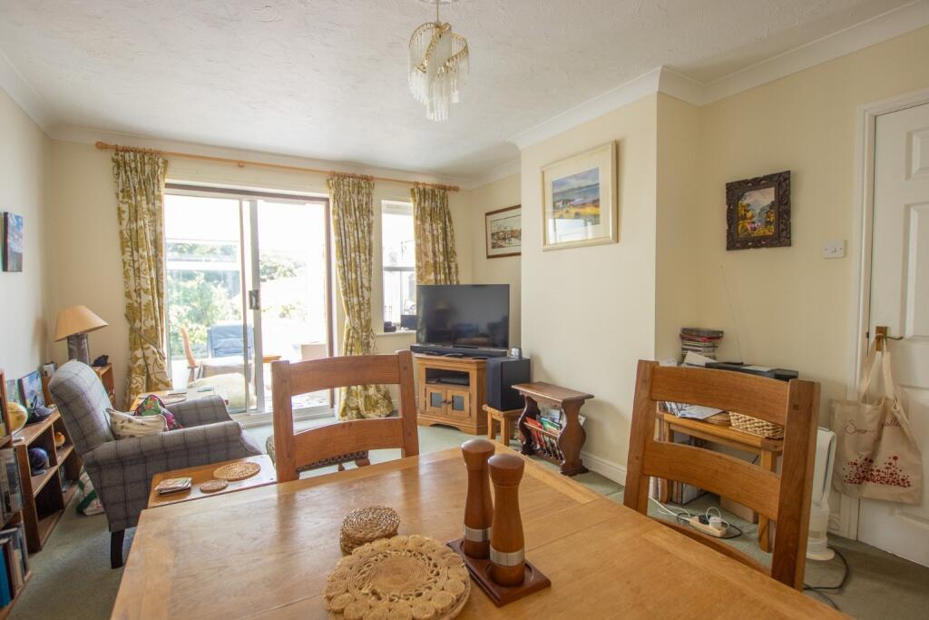 House in King's Lynn and West Norfolk, Dersingham - More