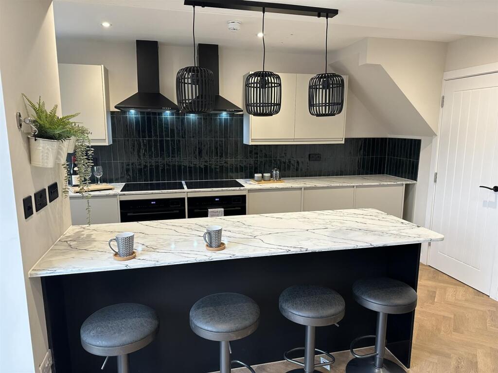 1 bedroom house share for rent